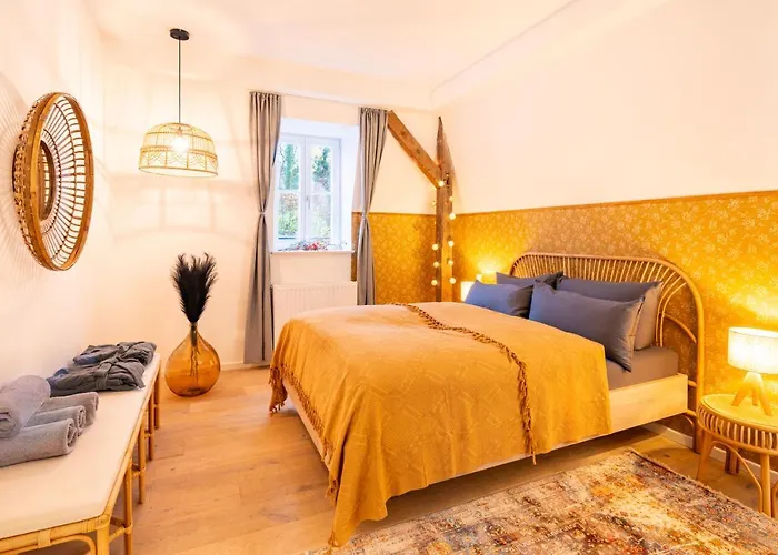 Coach House Villa *